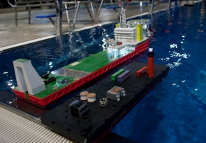  noch ist der Hafen etwas klein - daher hoffen wir auf weitere Hafenschutenbauer